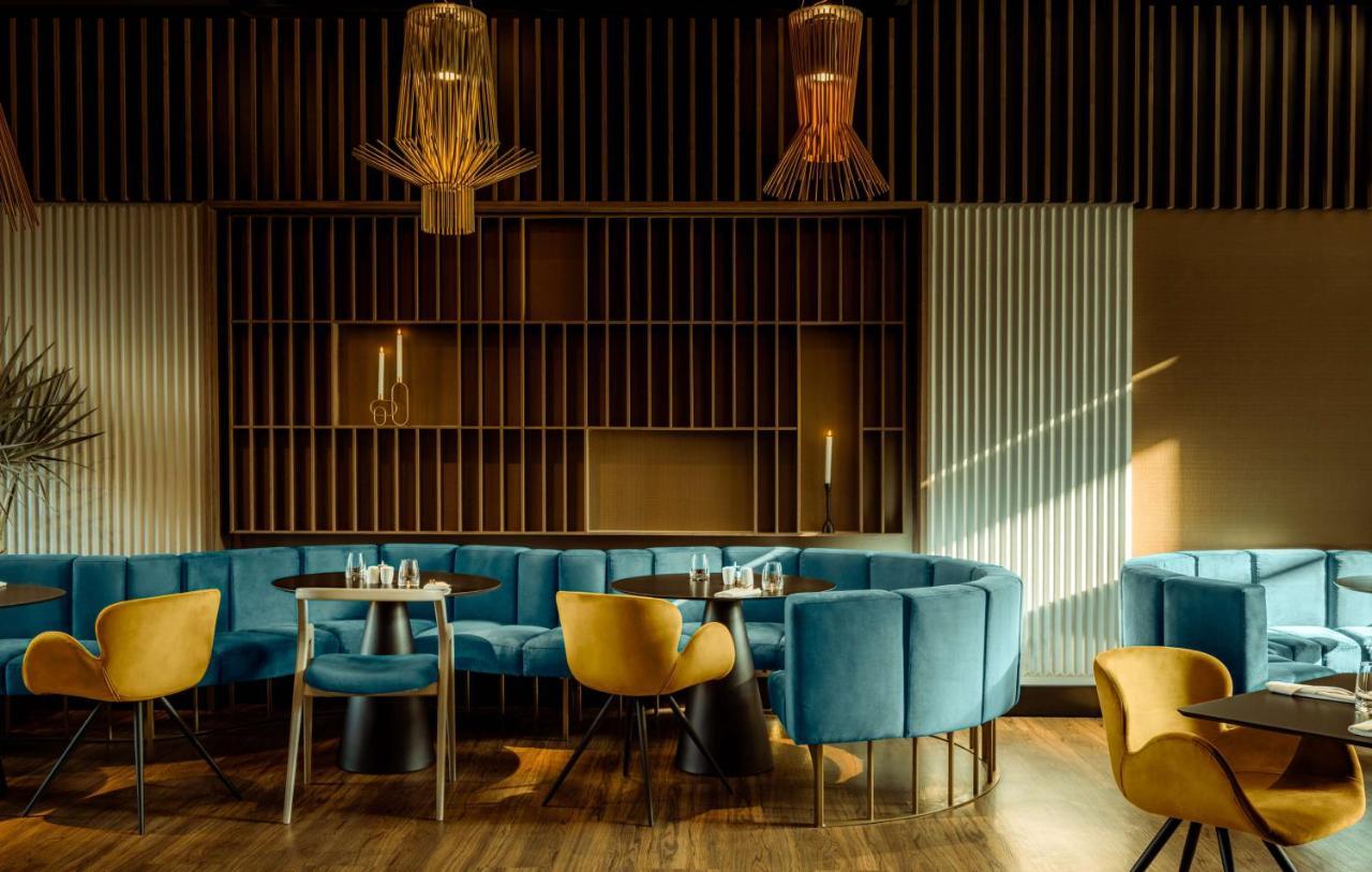 Radisson Blu Aurum Hotel, Брашов Экстерьер фото Restaurant