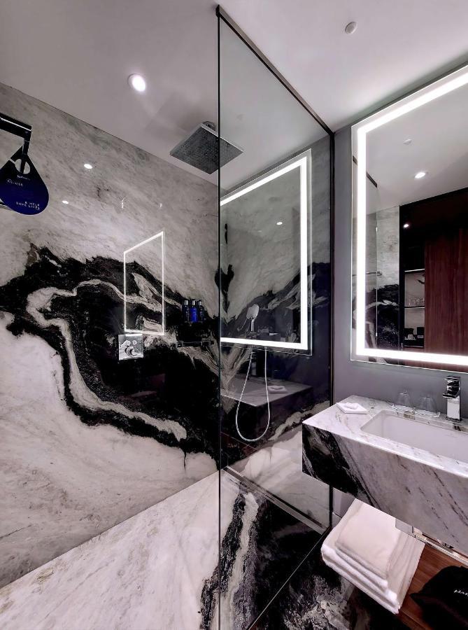 Radisson Blu Aurum Hotel, Брашов Экстерьер фото Bathroom